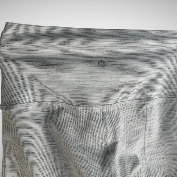 Lululemon Wunder‎ Under Scalloped Hem High-Rise Crop Leggings Size 6 Women's - Picture 5 of 8